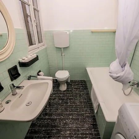 Paruzzi Eleganza Storica A 6 Minuti A Piedi Dal Di Appartement