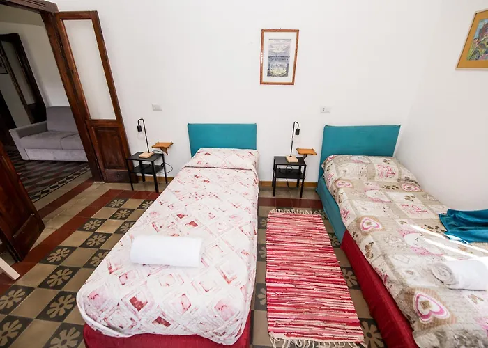 Paruzzi Eleganza Storica A 6 Minuti A Piedi Dal Di Apartamento