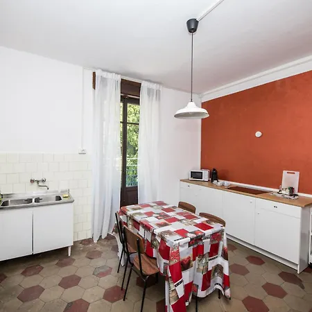 Paruzzi Eleganza Storica A 6 Minuti A Piedi Dal Di Apartament Dervio