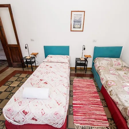 Paruzzi Eleganza Storica A 6 Minuti A Piedi Dal Di Apartament