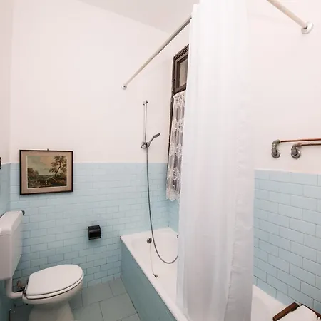 Paruzzi Eleganza Storica A 6 Minuti A Piedi Dal Di Apartament