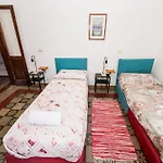 Paruzzi Eleganza Storica A 6 Minuti A Piedi Dal Di Apartman